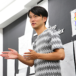 建築家 長谷川豪氏の顔写真